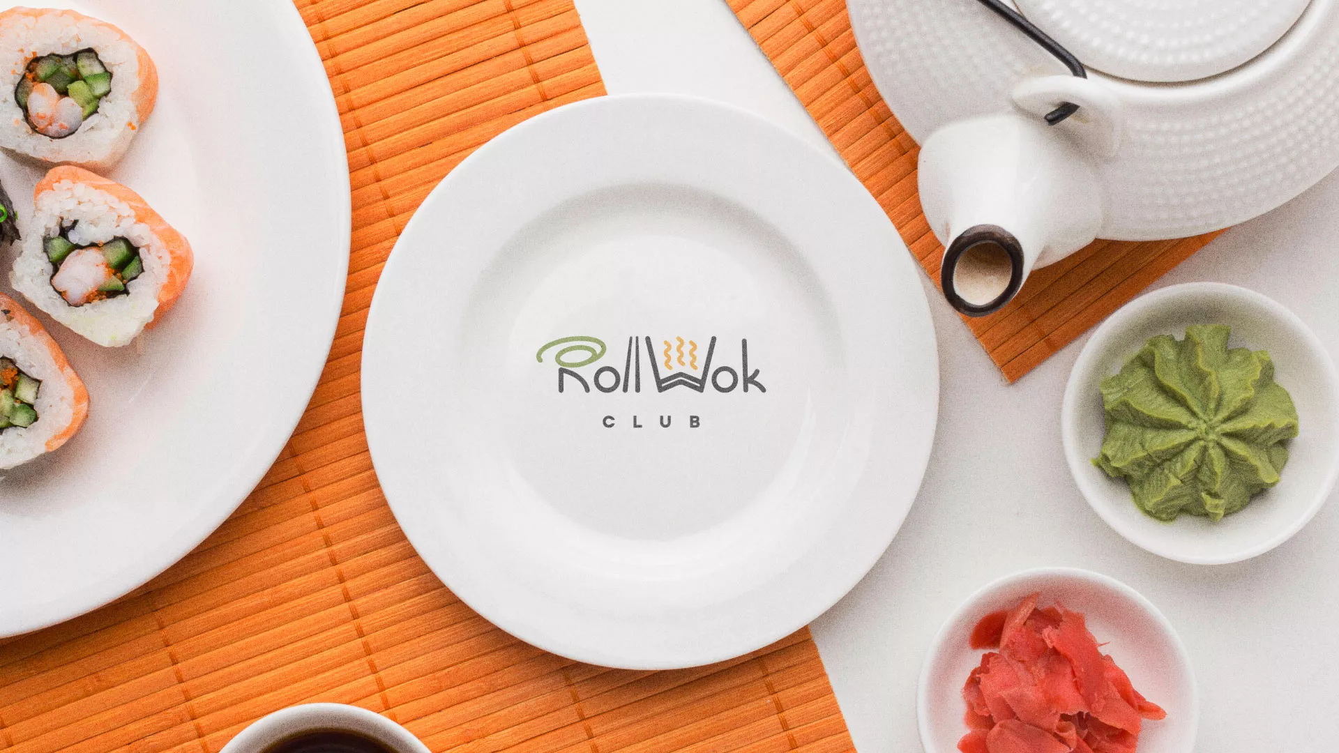 Разработка логотипа и фирменного стиля суши-бара «Roll Wok Club» в Новой Ляле
